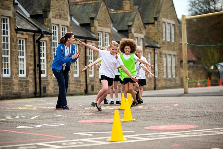 Cone flipping race fun running game for kids Cone flipping race fun running game for kids