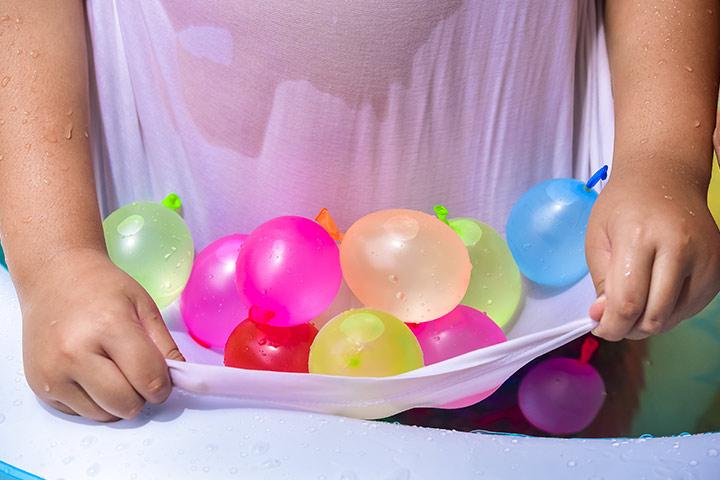 Water balloon dodgeball fun running game for kids Water balloon dodgeball fun running game for kids